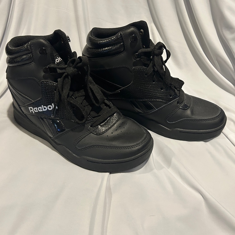Reebok Women’s Wedge Sneaker Size 8.5
